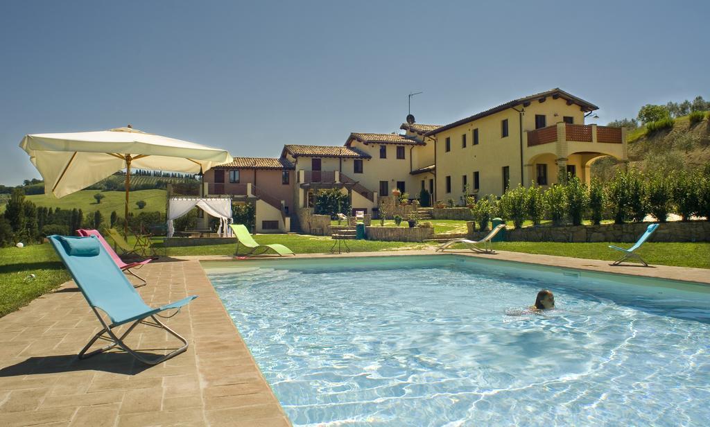 Borgo Le Capannelle Aparthotel Castel Ritaldi Exterior photo