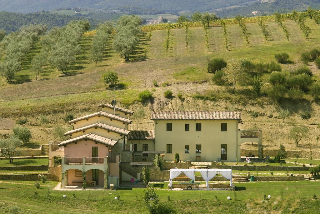 Borgo Le Capannelle Aparthotel Castel Ritaldi Exterior photo